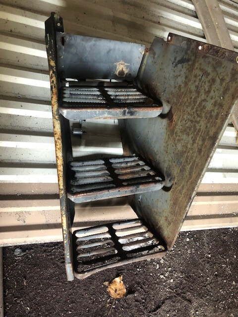 Fendt Stopnica Lewa - Боковая подножка для Сельскохозяйственной техники: фото 1 Fendt Stopnica Lewa - Боковая подножка для Сельскохозяйственной техники: фото 1