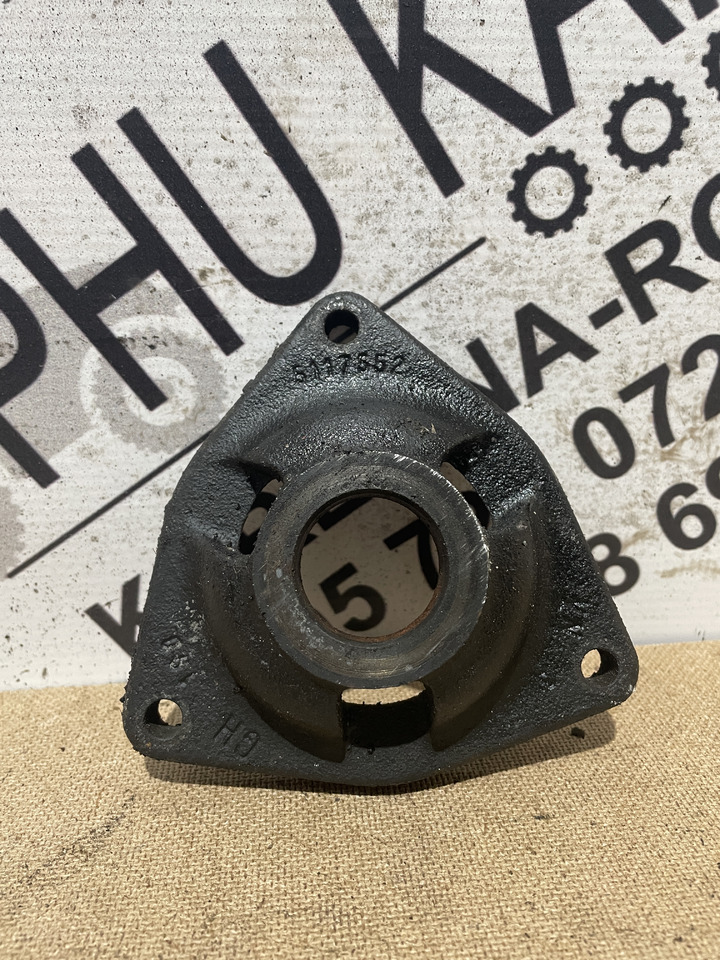 Fiat Ford Case New Holland - pokrywa łoźyska 5117552 - Коробка передач и запчасти для Сельскохозяйственной техники: фото 1 Fiat Ford Case New Holland - pokrywa łoźyska 5117552 - Коробка передач и запчасти для Сельскохозяйственной техники: фото 1