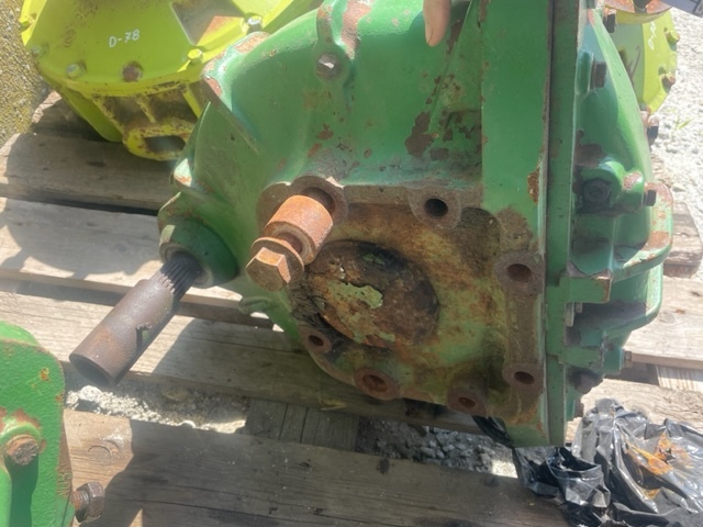John Deere 1065 | 1075 | 1175 - Zwolnica - Бортовой редуктор для Сельскохозяйственной техники: фото 1