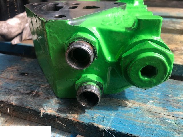 John Deere 6210 - Blok Zaworów Podnośnika - Гидравлический клапан для Сельскохозяйственной техники: фото 1 John Deere 6210 - Blok Zaworów Podnośnika - Гидравлический клапан для Сельскохозяйственной техники: фото 1