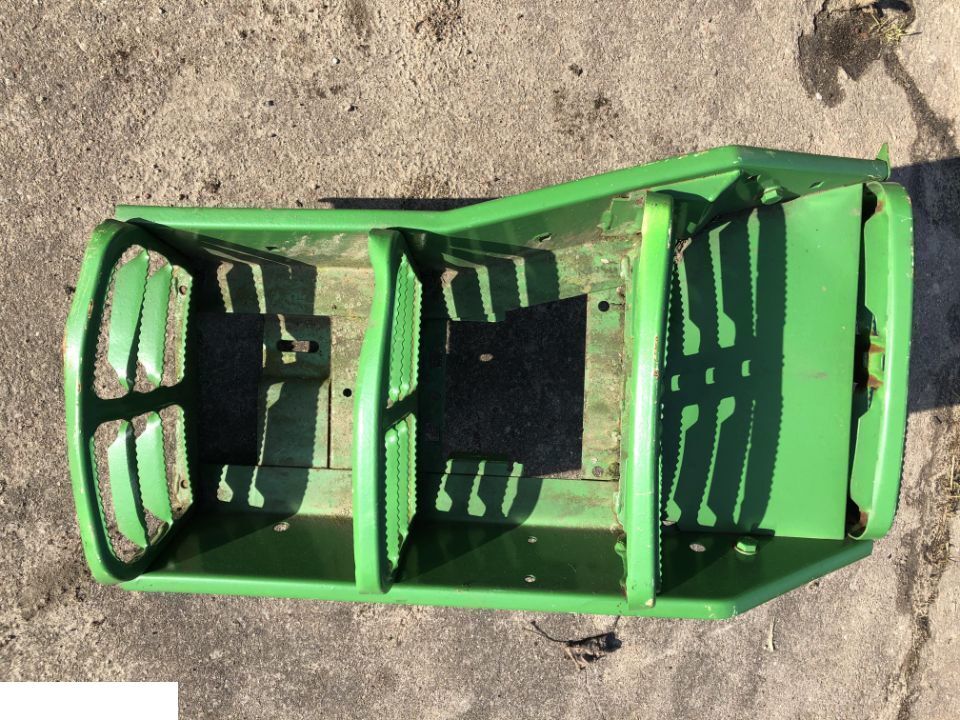 John Deere 6510,6530,6610,6620,6630,6830,6910,6920,6930,7420,7430, 7520,7530 - STOPNICA / STOPNIE - Боковая подножка для Сельскохозяйственной техники: фото 1 John Deere 6510,6530,6610,6620,6630,6830,6910,6920,6930,7420,7430, 7520,7530 - STOPNICA / STOPNIE - Боковая подножка для Сельскохозяйственной техники: фото 1