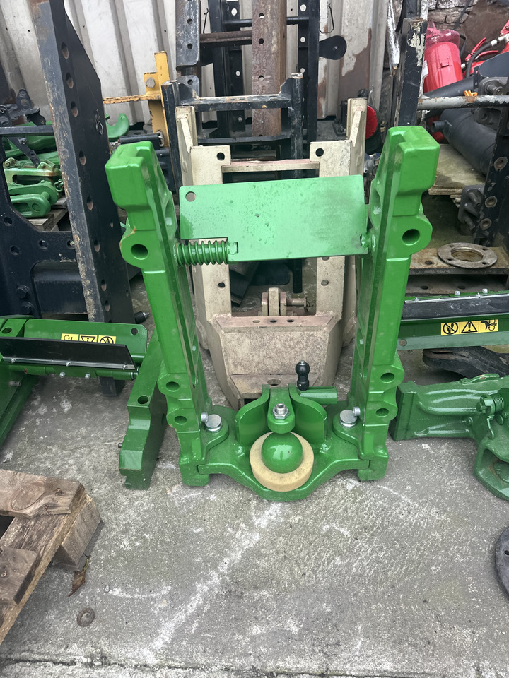 John deere zaczep k80 + szyny prowadnice - Кузов и экстерьер для Сельскохозяйственной техники: фото 1 John deere zaczep k80 + szyny prowadnice - Кузов и экстерьер для Сельскохозяйственной техники: фото 1