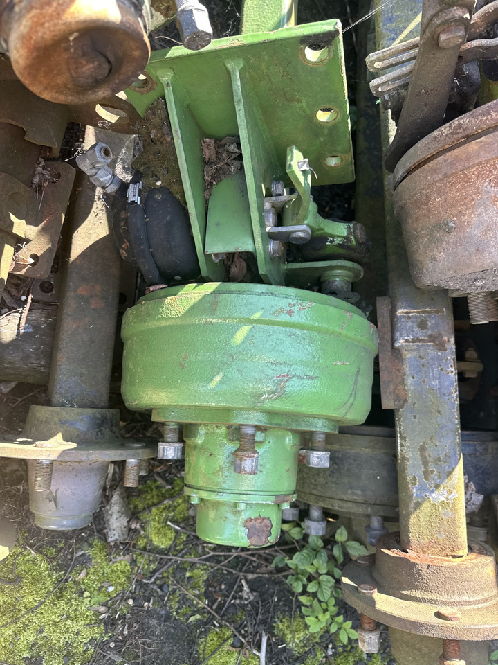 Krone Comprima - oś Piasta koła - Ступица для Сельскохозяйственной техники: фото 1