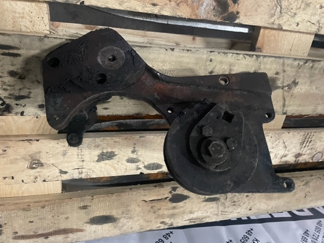 Liebherr D926 przystawka alternatora klimatyzacji L08331C , LO8331C - Система охлаждения для Строительной техники: фото 1 Liebherr D926 przystawka alternatora klimatyzacji L08331C , LO8331C - Система охлаждения для Строительной техники: фото 1