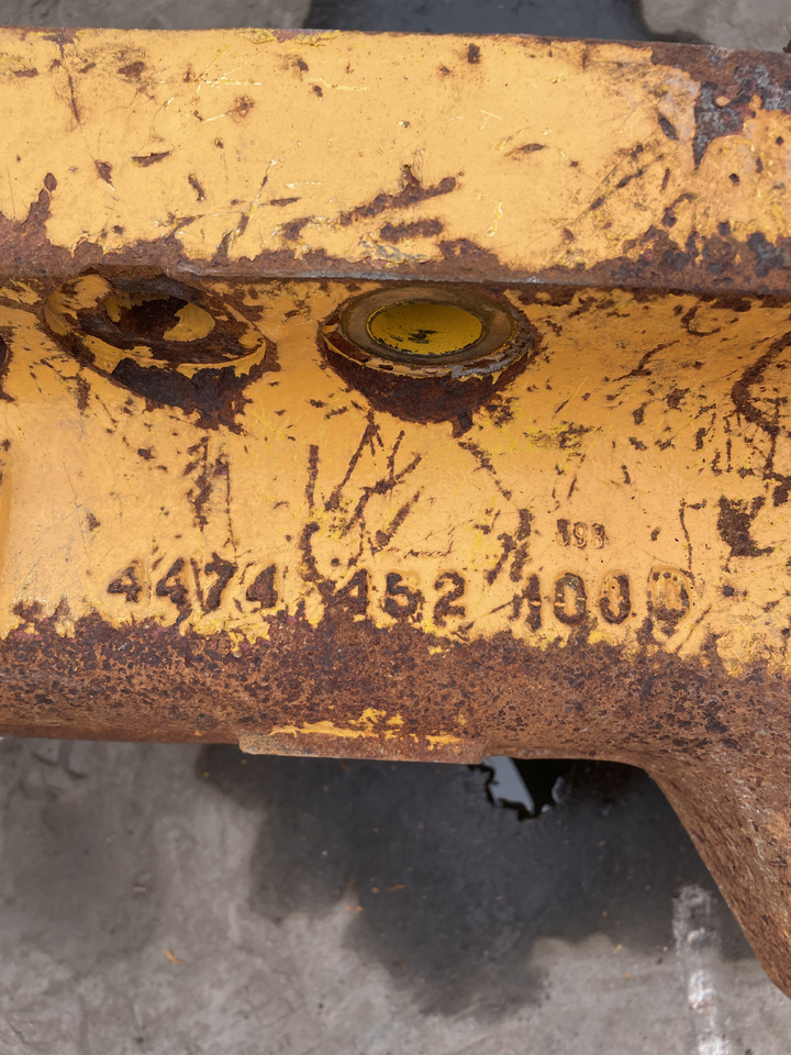 Liebherr L544 - obudowa mostu osi - Ось и запчасти для Сельскохозяйственной техники: фото 1