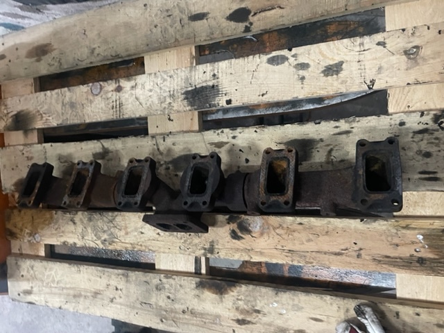 Liebherr d926 ti-e kolektor wydechowy - Выпускной коллектор для Сельскохозяйственной техники: фото 1