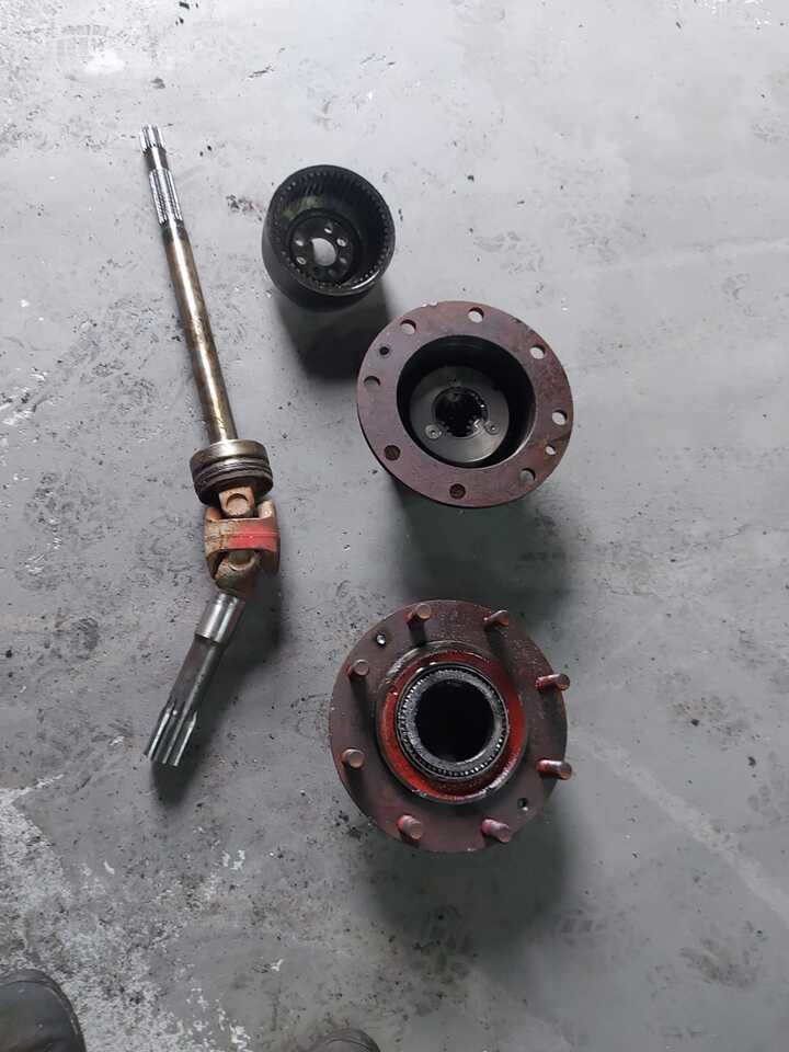 Manitou 626 | 628 - Zwolnica | Półoś - Приводный вал для Сельскохозяйственной техники: фото 1 Manitou 626 | 628 - Zwolnica | Półoś - Приводный вал для Сельскохозяйственной техники: фото 1