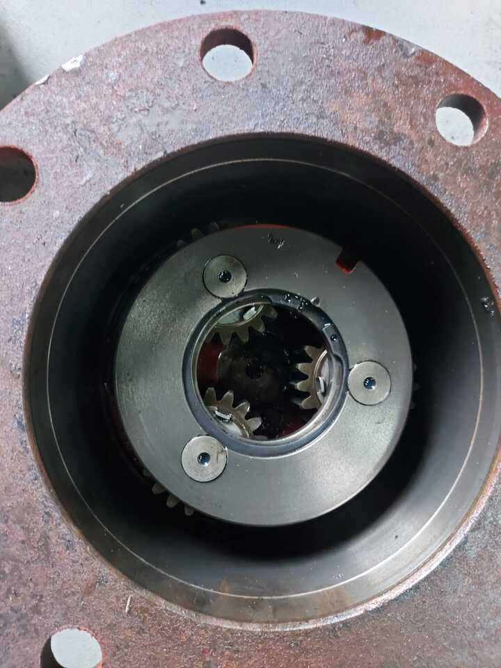 Manitou | Matbro | Caterpillar TH - Zwolnica | Półoś - Klark Hurth ~ Clark Hurth - Приводный вал для Сельскохозяйственной техники: фото 1 Manitou | Matbro | Caterpillar TH - Zwolnica | Półoś - Klark Hurth ~ Clark Hurth - Приводный вал для Сельскохозяйственной техники: фото 1