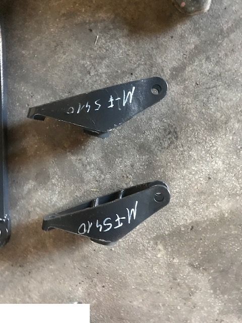 Massey Ferguson 5435 - Mocowanie Pod Zwolnice / Odciągi Boczne - Бортовой редуктор для Сельскохозяйственной техники: фото 1