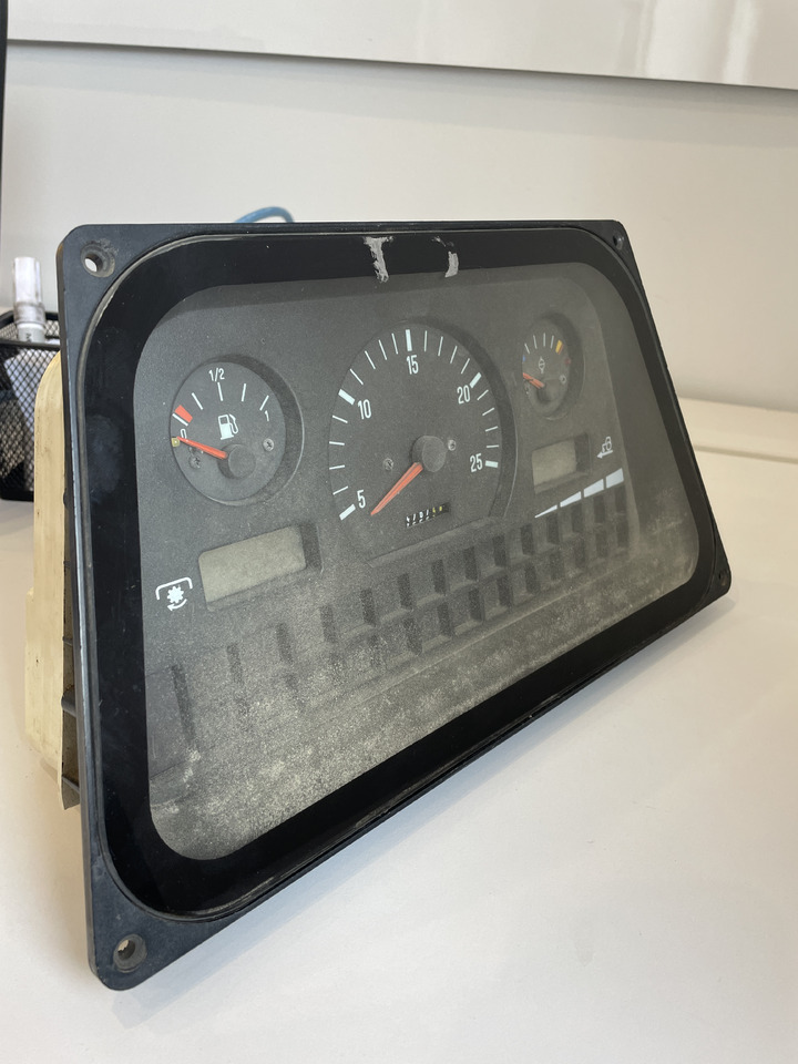 Massey Fergusson 8160 - licznik zegary 3712846M95 - Приборная панель для Сельскохозяйственной техники: фото 1 Massey Fergusson 8160 - licznik zegary 3712846M95 - Приборная панель для Сельскохозяйственной техники: фото 1