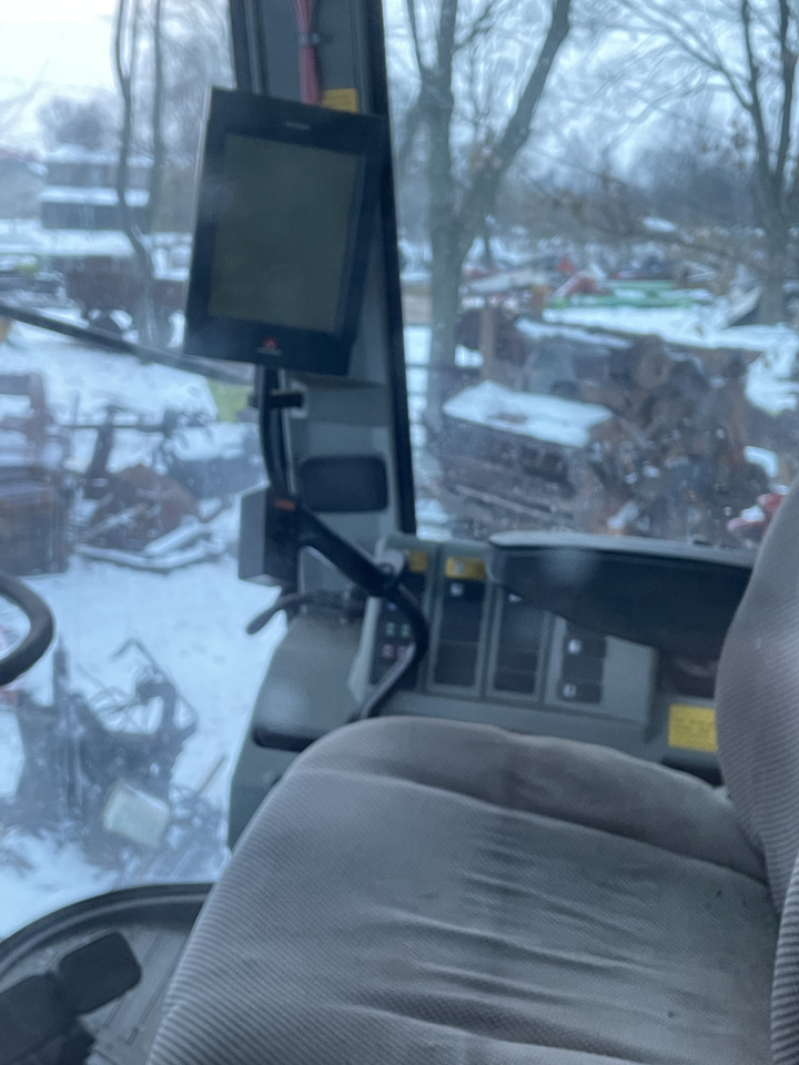 Massey Fergusson MF 30 32 - siedzenie fotel operatora D45939700 - Сиденье для Сельскохозяйственной техники: фото 1 Massey Fergusson MF 30 32 - siedzenie fotel operatora D45939700 - Сиденье для Сельскохозяйственной техники: фото 1