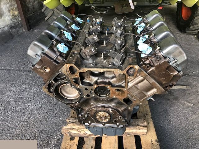 Mercedes OM 502LA - Głowica Cylindra - Головка блока для Сельскохозяйственной техники: фото 1