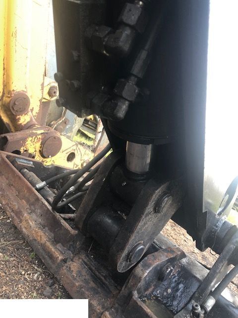 New Holland LM - Siłownik Poziomowania Łyźki [CZĘŚCI] - Гидравлический цилиндр для Телескопических погрузчиков: фото 1