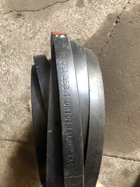 Pas sieczkarni Claas Mega dominator Claas 061353.1 orginał - Ремень для Зерноуборочных комбайнов: фото 1 Pas sieczkarni Claas Mega dominator Claas 061353.1 orginał - Ремень для Зерноуборочных комбайнов: фото 1