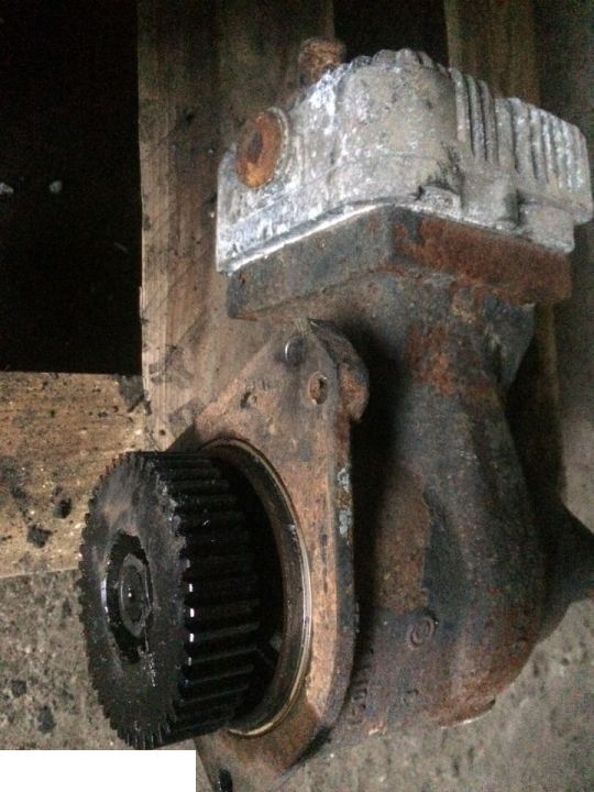 Spręźarka Fendt 726 - Пневмокомпрессор для Сельскохозяйственной техники: фото 1 Spręźarka Fendt 726 - Пневмокомпрессор для Сельскохозяйственной техники: фото 1