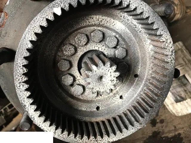 VALTRA 900 - Zwolnica - Бортовой редуктор для Сельскохозяйственной техники: фото 1 VALTRA 900 - Zwolnica - Бортовой редуктор для Сельскохозяйственной техники: фото 1