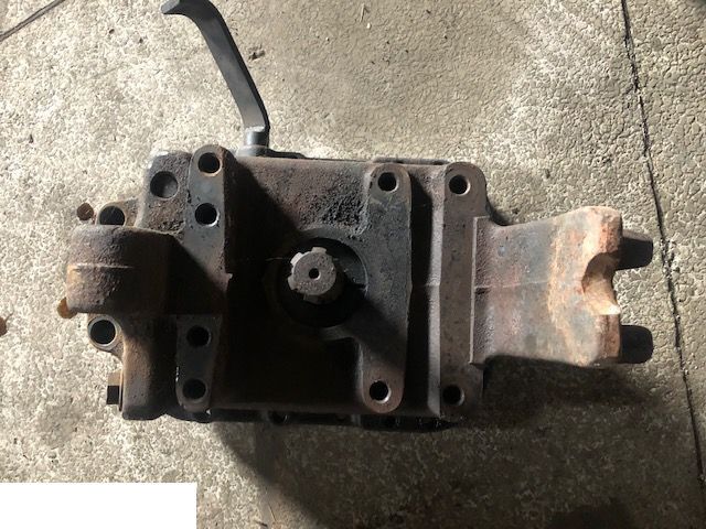 Valtra A85 - WOM Tylny - Wałek Obrotu Mocy - Трансмиссия для Тракторов: фото 1