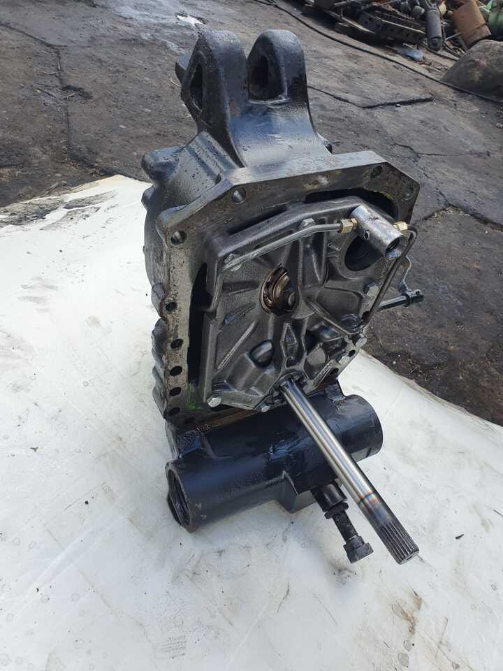 Valtra T180  - Zwolnica - Zwrotnica - Półoś - Skrzynia - Silnik - Siłowniki - Tylny WOM - Поворотный кулак для Сельскохозяйственной техники: фото 1