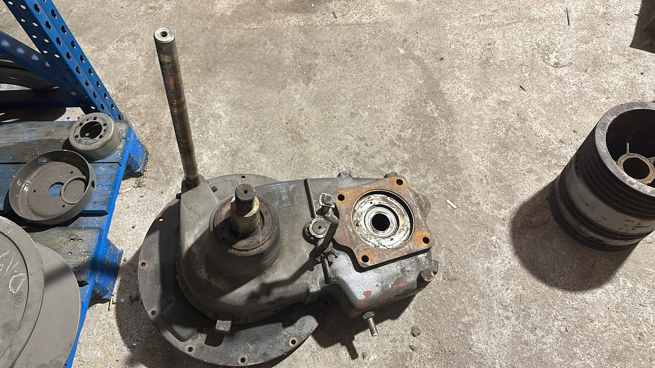 Claas Lexion 460 , 470 , 480 przekładnia główna dzwon claas lexion 540 , 550 , 560 , 570 - Запчасти для Зерноуборочных комбайнов: фото 1 Claas Lexion 460 , 470 , 480 przekładnia główna dzwon claas lexion 540 , 550 , 560 , 570 - Запчасти для Зерноуборочных комбайнов: фото 1