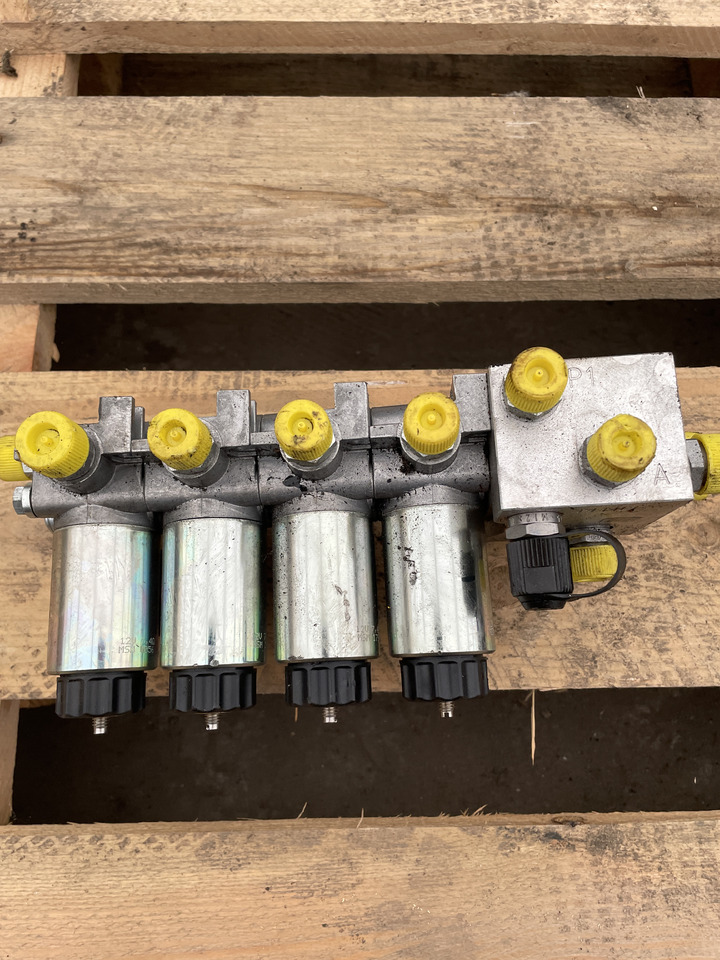 Claas Lexion Tucano Jaguar - magnes cewka 0000564120 0000564130 0056412.1 - Запчасти для Сельскохозяйственной техники: фото 1 Claas Lexion Tucano Jaguar - magnes cewka 0000564120 0000564130 0056412.1 - Запчасти для Сельскохозяйственной техники: фото 1