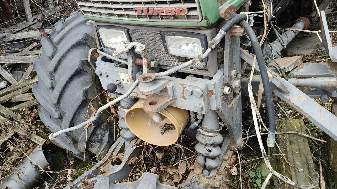Fendt 309 - na części - przedni WOM TUZ - Запчасти для Тракторов: фото 1