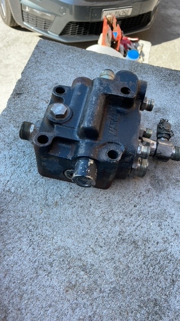 Matbro claas ranger zawór priorytetu - Запчасти для Сельскохозяйственной техники: фото 1