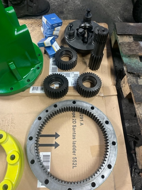 Бортовой редуктор для Сельскохозяйственной техники Zwolnica john deere 6820 - 6930: фото 1