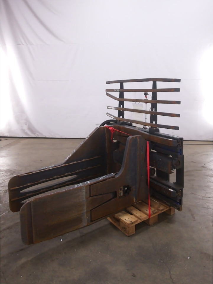 Bale Clamp FEM4 140G-PBS-4A-38037RO - Навесное оборудование для Погрузочно-разгрузочной техники: фото 1