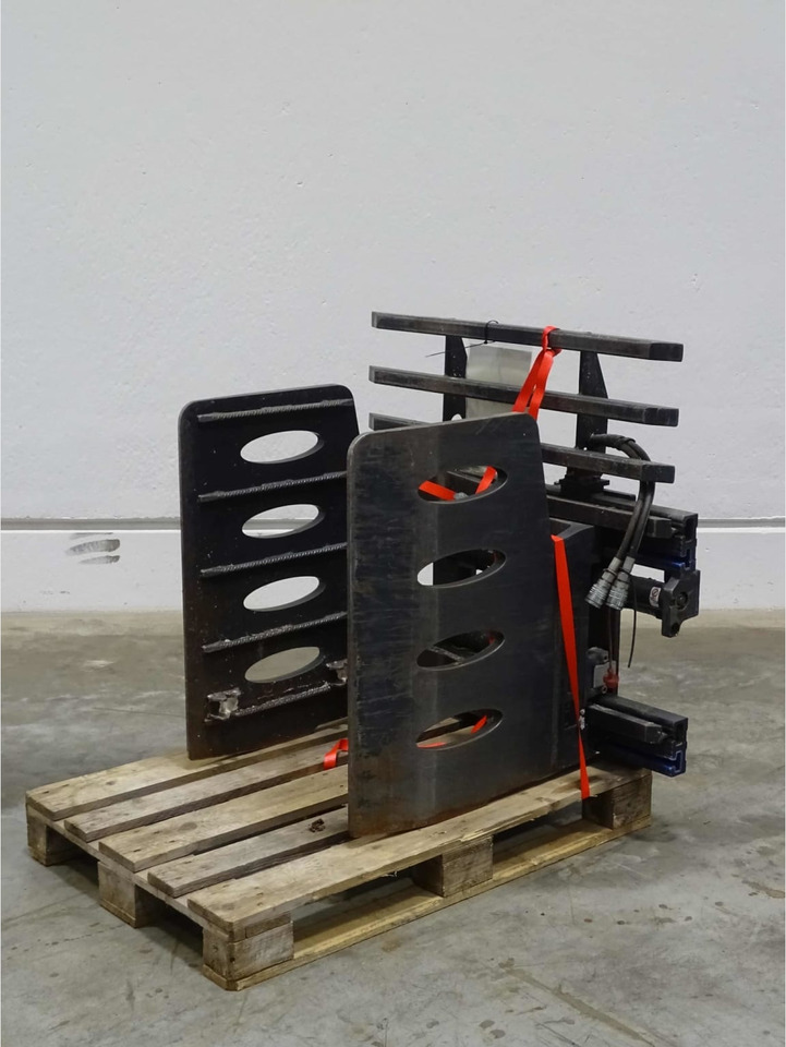 Cascade Bale Clamp FEM2 - Навесное оборудование для Погрузочно-разгрузочной техники: фото 1 Cascade Bale Clamp FEM2 - Навесное оборудование для Погрузочно-разгрузочной техники: фото 1