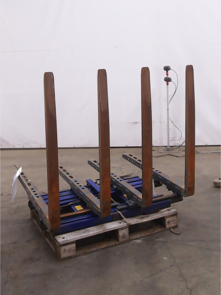 Double pallet clamp FEM3 DW32-S - Навесное оборудование для Погрузочно-разгрузочной техники: фото 1