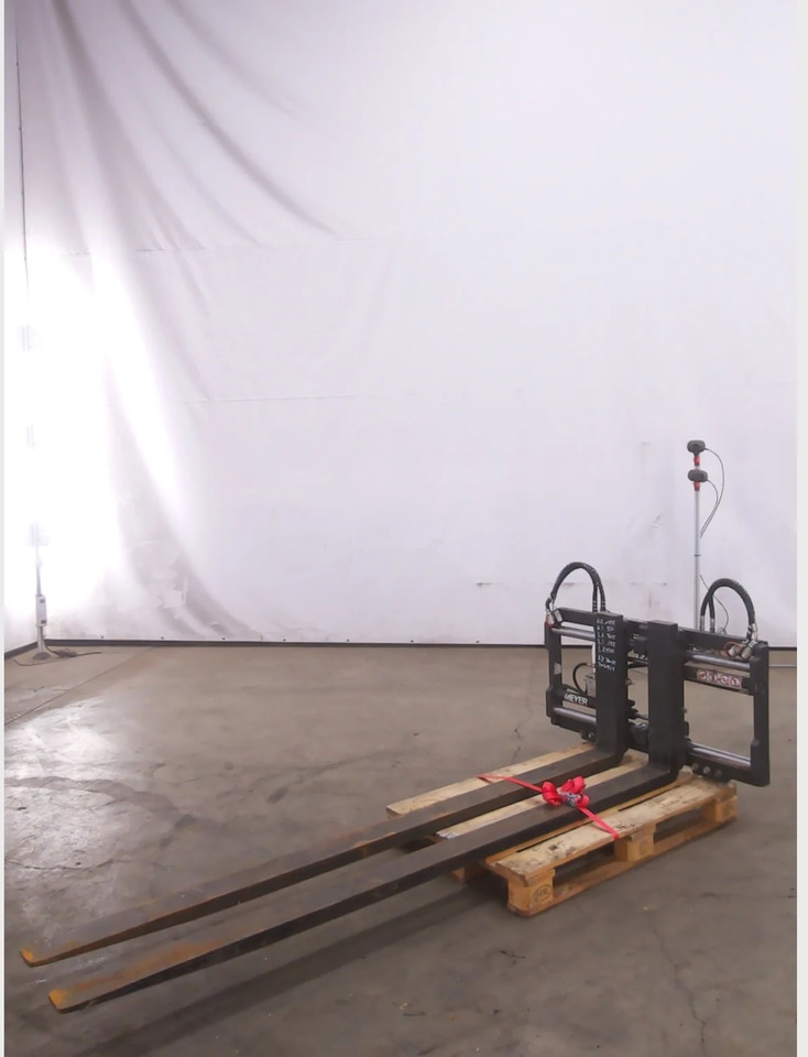Fork Positioner FEM 3 6-2506G - Навесное оборудование для Погрузочно-разгрузочной техники: фото 1 Fork Positioner FEM 3 6-2506G - Навесное оборудование для Погрузочно-разгрузочной техники: фото 1