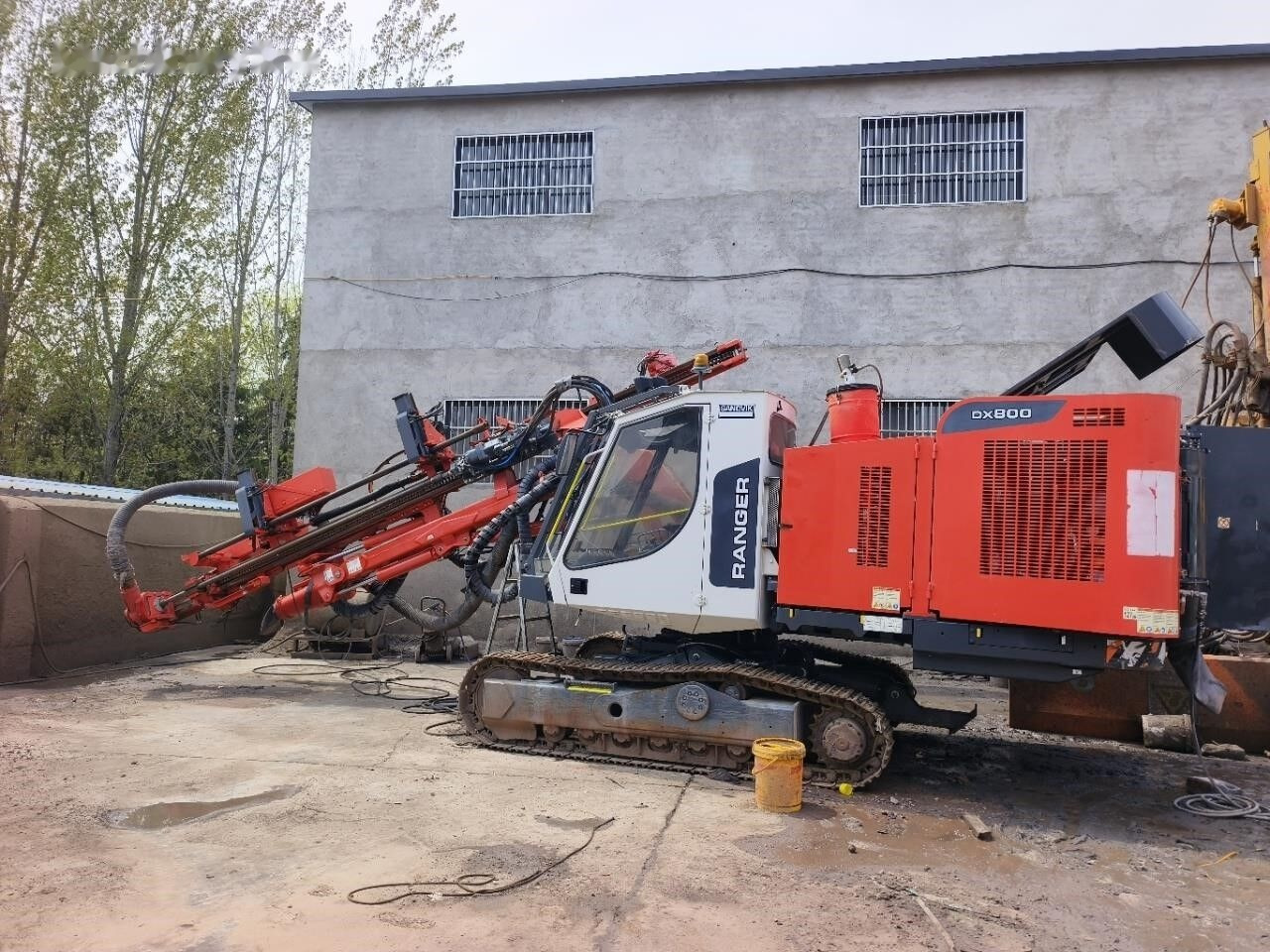 Sandvik DX800 - Буровая машина: фото 1 Sandvik DX800 - Буровая машина: фото 1