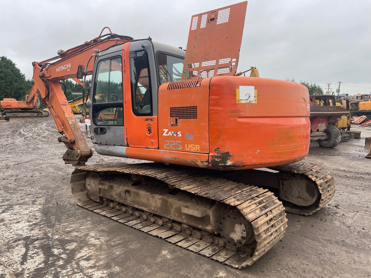 HITACHI ZX225USLC - Гусеничный экскаватор: фото 2 HITACHI ZX225USLC - Гусеничный экскаватор: фото 2