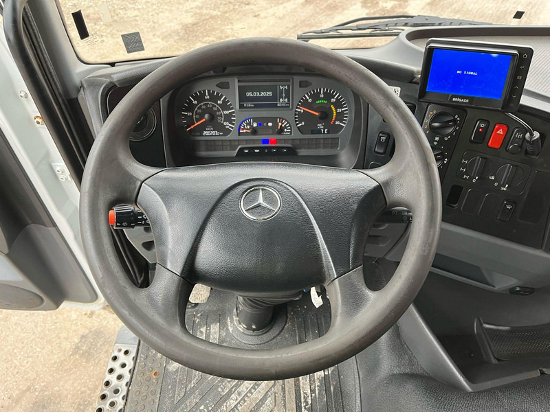 Mercedes-Benz Axor 1824 4x4 POSSIBLE TO BUY WITH SPREADER & FRONT PLOW в лизинг Mercedes-Benz Axor 1824 4x4 POSSIBLE TO BUY WITH SPREADER & FRONT PLOW: фото 18