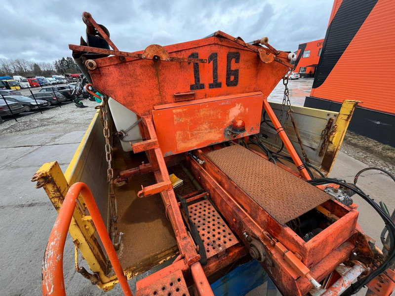 Mercedes-Benz Axor 1824 4x4 POSSIBLE TO BUY WITH SPREADER & FRONT PLOW в лизинг Mercedes-Benz Axor 1824 4x4 POSSIBLE TO BUY WITH SPREADER & FRONT PLOW: фото 10