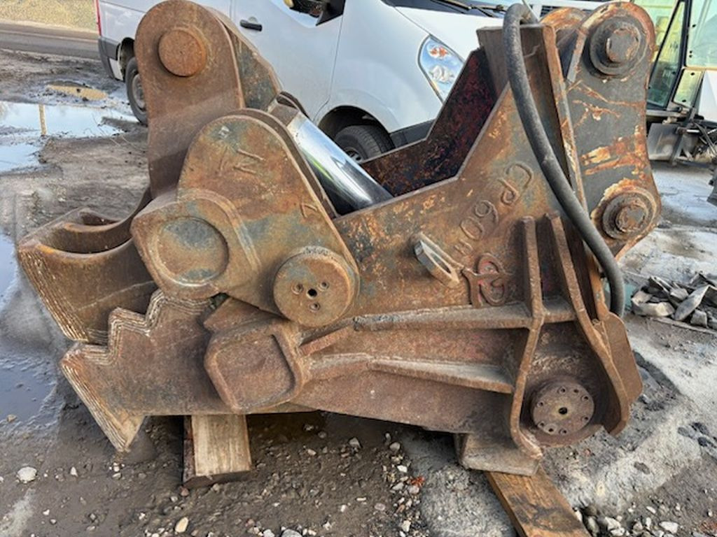 LaBounty CP 60 - Гидроножницы для Экскаваторов: фото 1 LaBounty CP 60 - Гидроножницы для Экскаваторов: фото 1