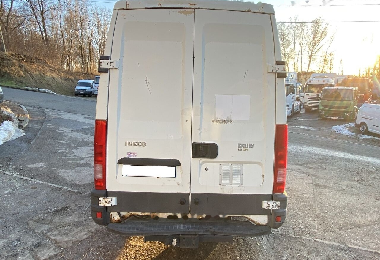 IVECO Daily 35S12 - Цельнометаллический фургон: фото 4 IVECO Daily 35S12 - Цельнометаллический фургон: фото 4