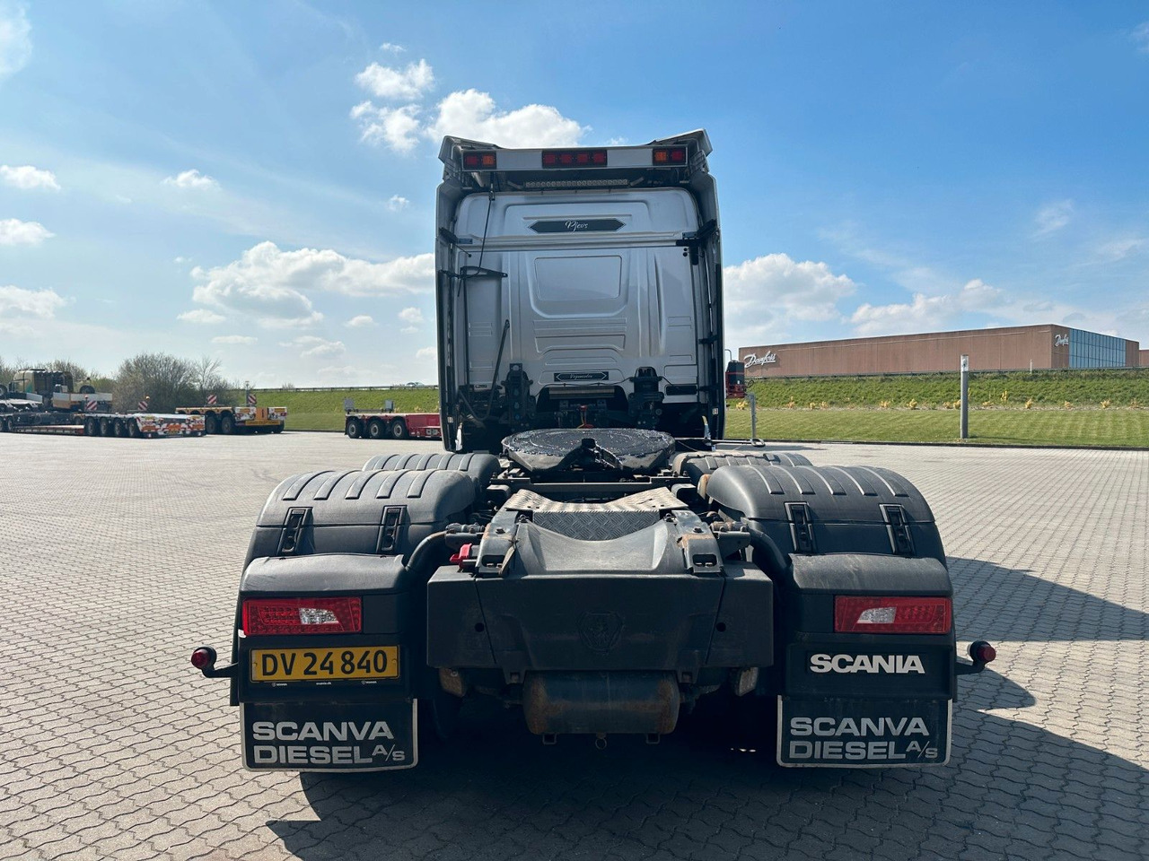Scania R 730 6x4 Scania R 730 V8 6x4 - Тягач: фото 4 Scania R 730 6x4 Scania R 730 V8 6x4 - Тягач: фото 4