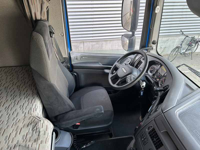 DAF XF 440 FAN SSC + Aschersleben Kaross DSA 18 / Loadlift 4000 kg / Curtainside Combi - Тентованный грузовик: фото 3 DAF XF 440 FAN SSC + Aschersleben Kaross DSA 18 / Loadlift 4000 kg / Curtainside Combi - Тентованный грузовик: фото 3