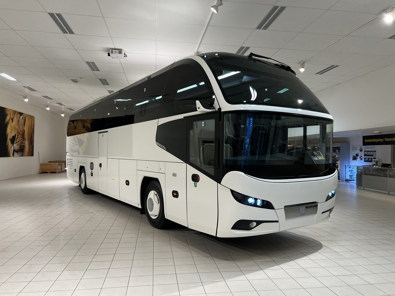 Туристический автобус Neoplan Cityliner P14 Euro 6E V.I.P Exclusive Class (Light Edition): фото 1