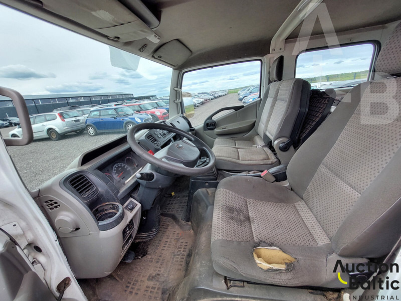 Nissan Cabstar - Малотоннажный бортовой грузовик: фото 5 Nissan Cabstar - Малотоннажный бортовой грузовик: фото 5