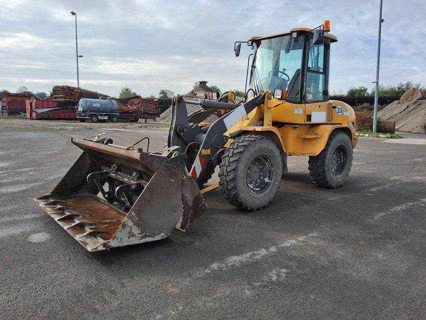 Volvo L 30 B-Z/K incl. 3-1-shovel and pal.-fork - Колёсный погрузчик: фото 1 Volvo L 30 B-Z/K incl. 3-1-shovel and pal.-fork - Колёсный погрузчик: фото 1
