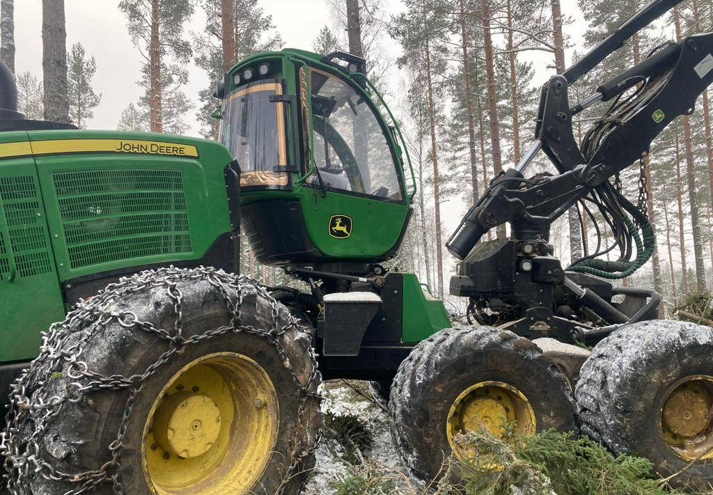 Харвестер John Deere 1470 G: фото 1 Харвестер John Deere 1470 G: фото 1