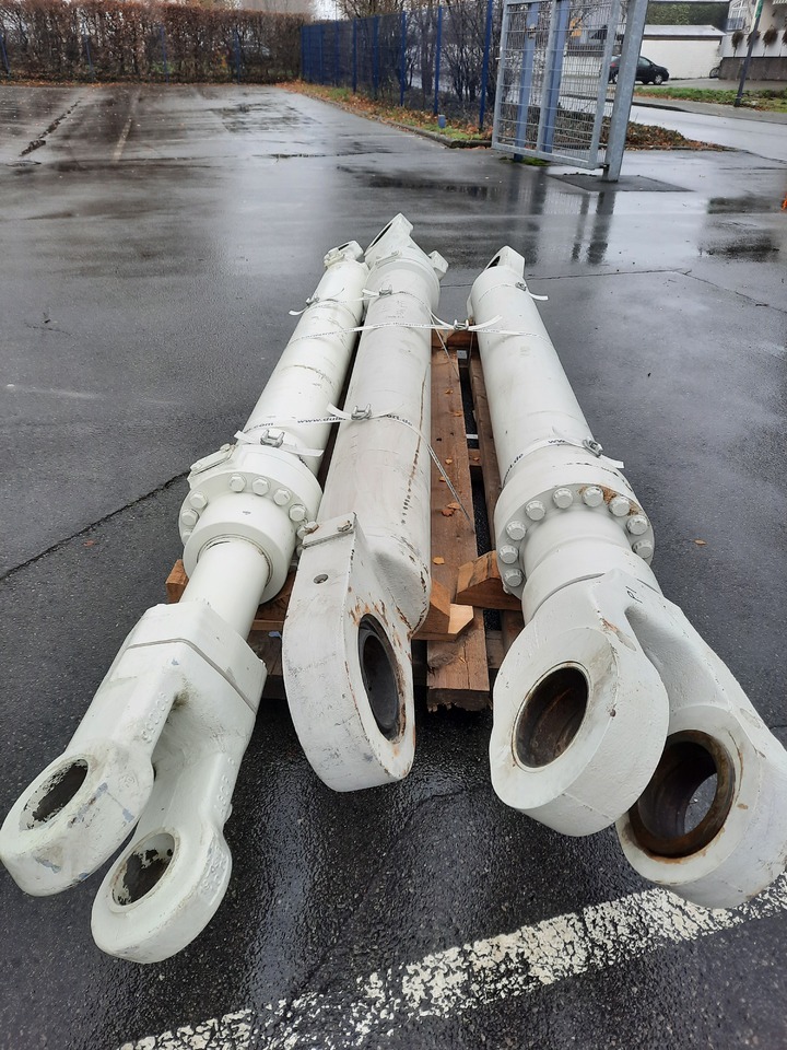 KOMATSU PC1250 21N-63-03121 Arm Cylinder - Гидравлический цилиндр для Экскаваторов: фото 1 KOMATSU PC1250 21N-63-03121 Arm Cylinder - Гидравлический цилиндр для Экскаваторов: фото 1