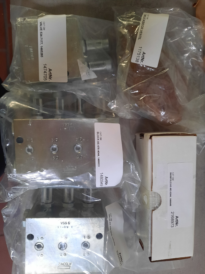 CATERPILLAR 505-2196  5052196 Lubrication Control Valve - Запчасти для Экскаваторов: фото 1