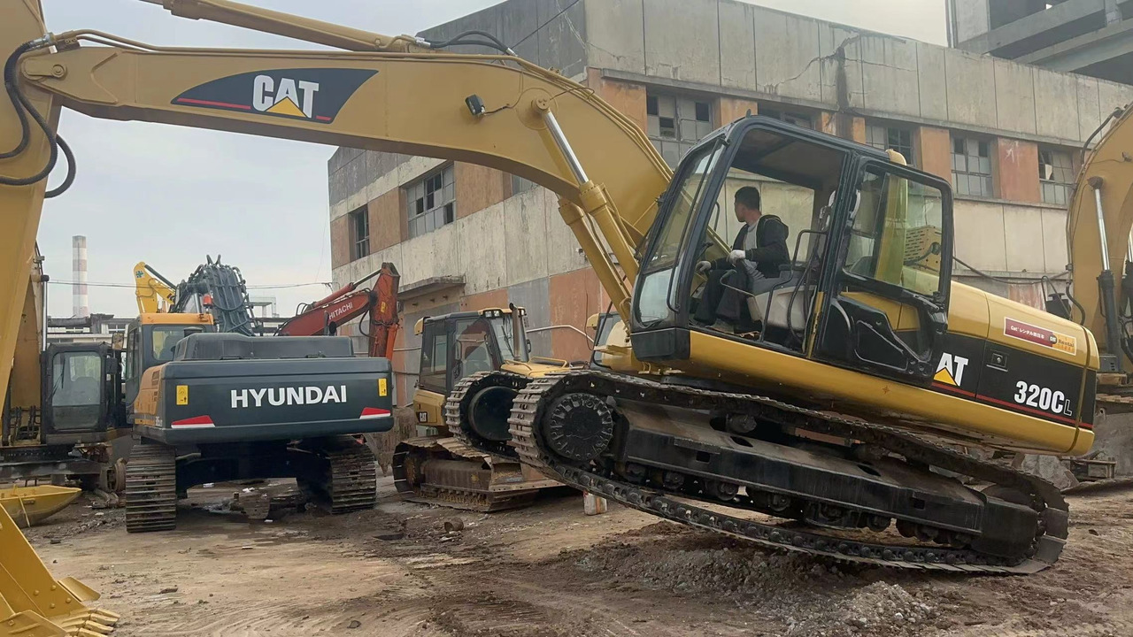 CATERPILLAR 320C - Гусеничный экскаватор: фото 4 CATERPILLAR 320C - Гусеничный экскаватор: фото 4