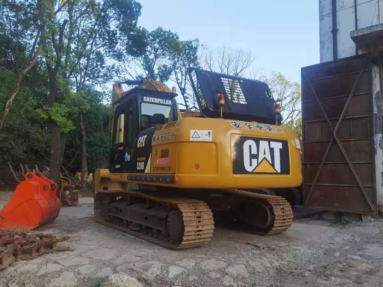 CATERPILLAR 320D - Гусеничный экскаватор: фото 1 CATERPILLAR 320D - Гусеничный экскаватор: фото 1