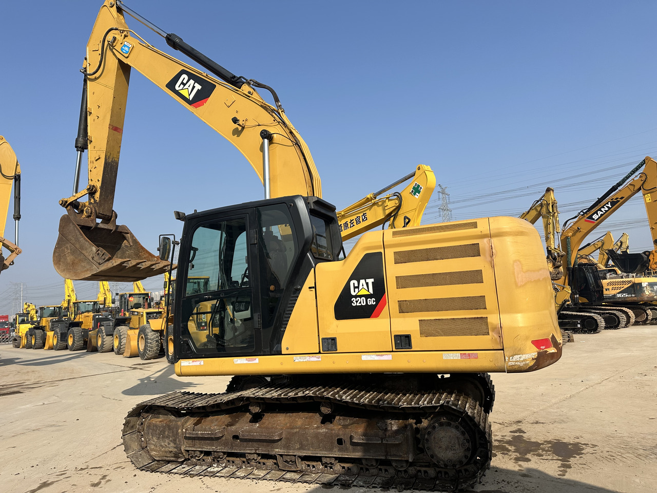 CATERPILLAR 320GC - Гусеничный экскаватор: фото 1 CATERPILLAR 320GC - Гусеничный экскаватор: фото 1