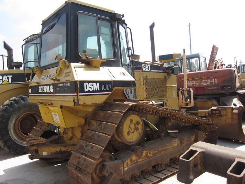 CATERPILLAR D5M - Бульдозер: фото 1 CATERPILLAR D5M - Бульдозер: фото 1