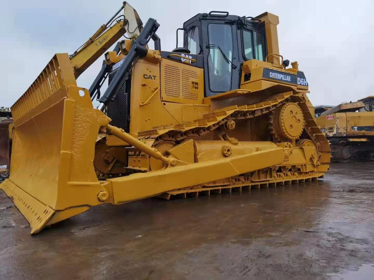 CATERPILLAR D6H - Бульдозер: фото 1 CATERPILLAR D6H - Бульдозер: фото 1